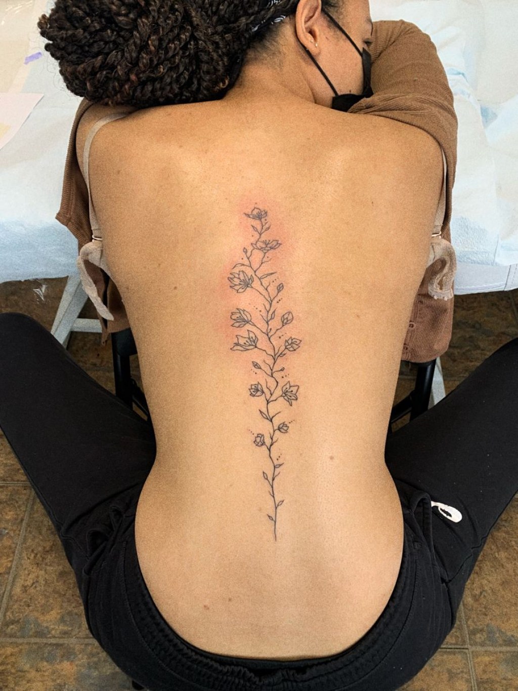 Picture of: (flower back tattoo)  Back tattoo women, Elegant tattoos, Spine